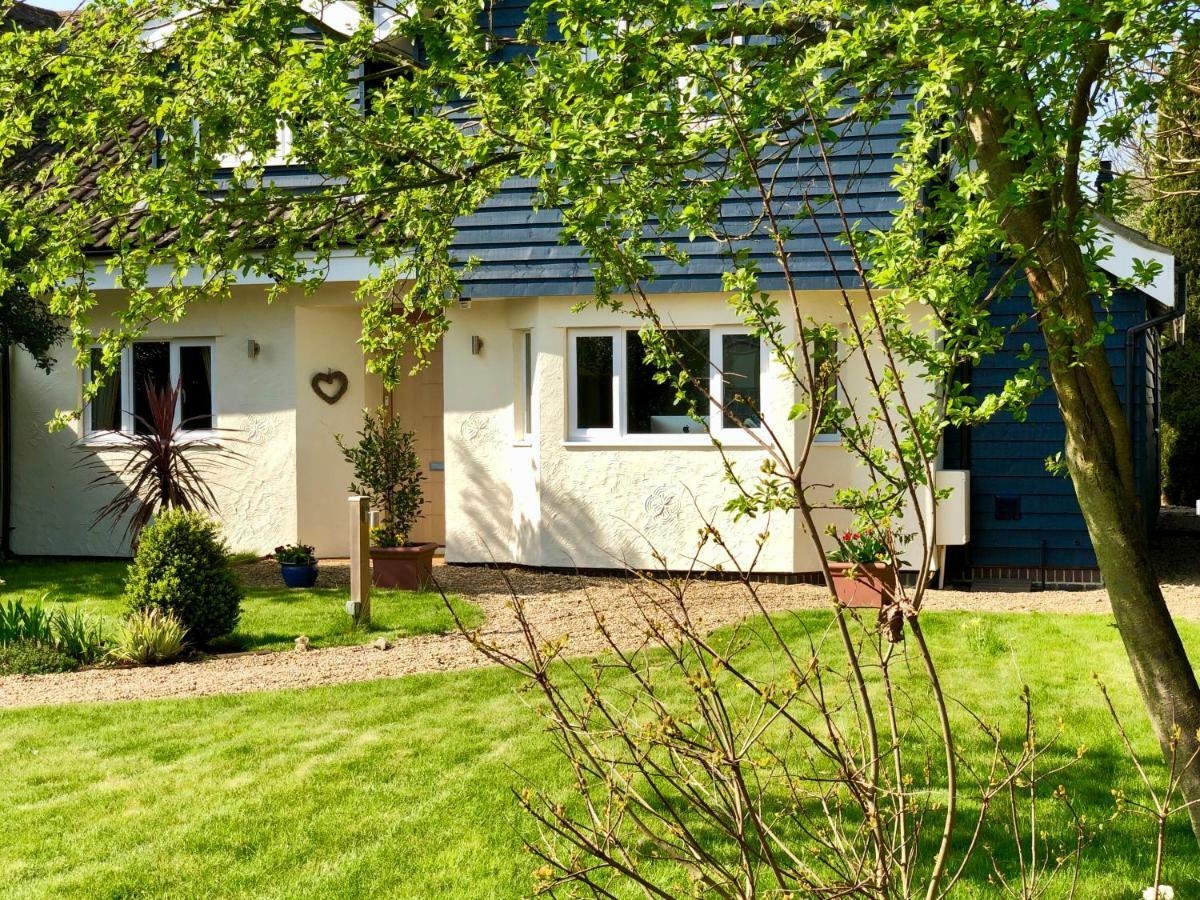 Laurels Bed & Breakfast Felsted Exterior photo