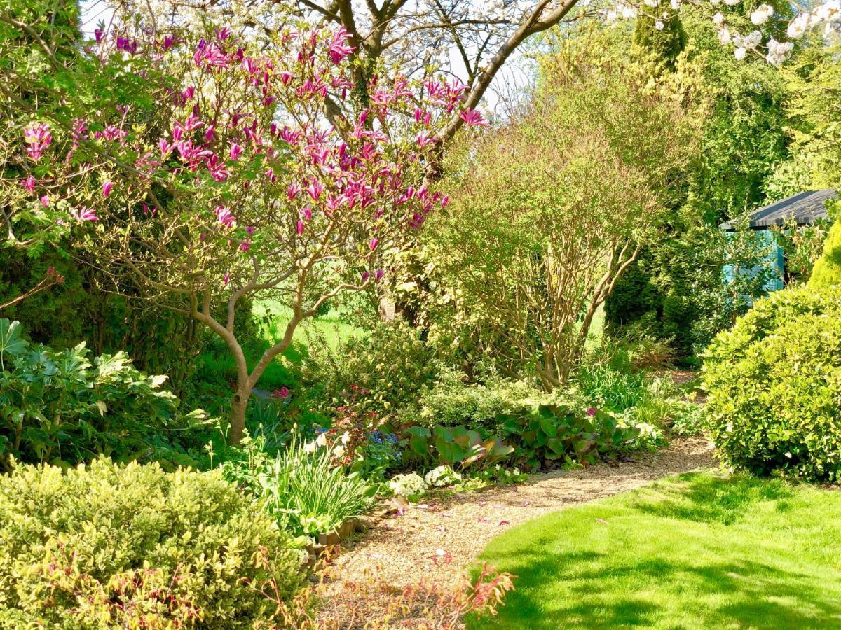 Laurels Bed & Breakfast Felsted Exterior photo