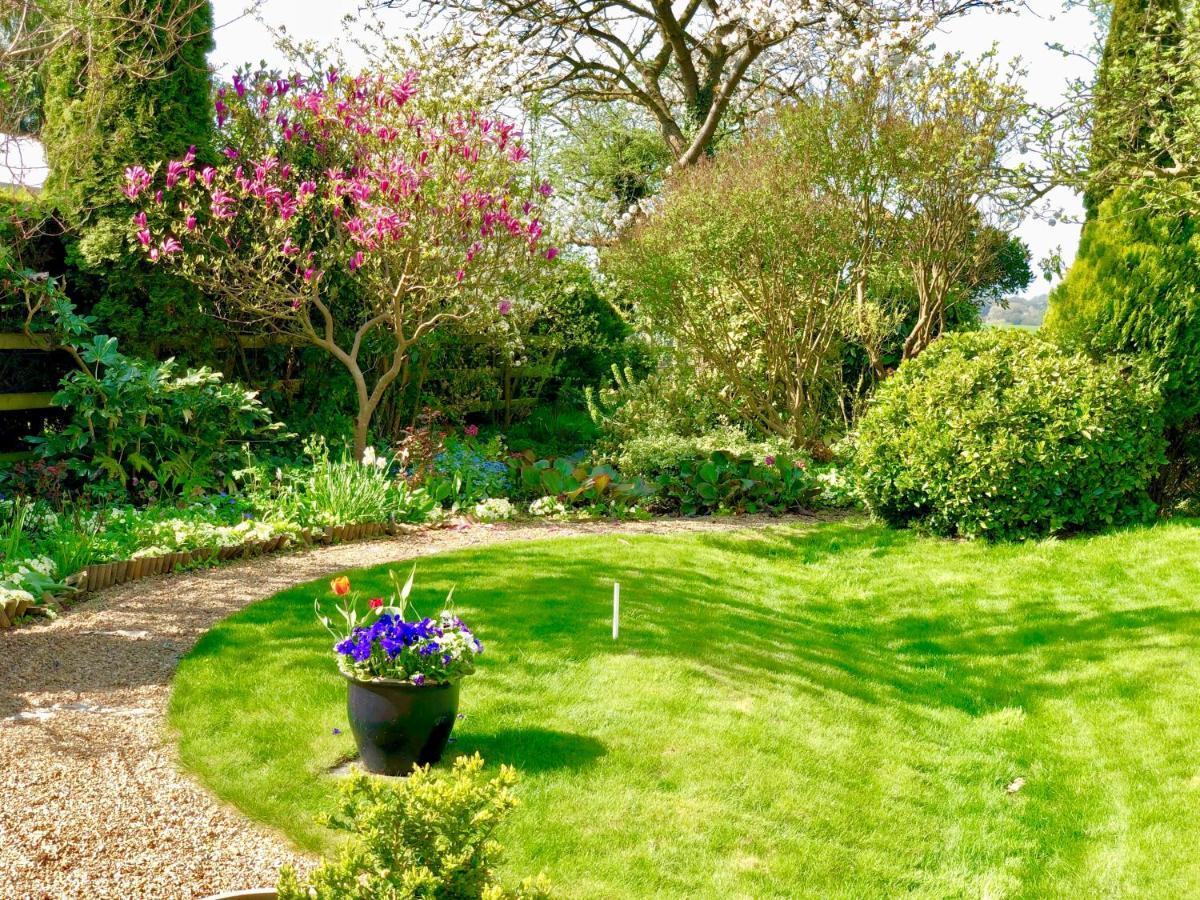 Laurels Bed & Breakfast Felsted Exterior photo
